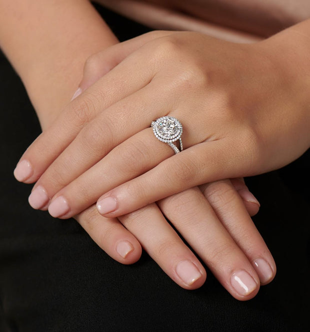 Double-prong engagement ring designs | CustomMade.com